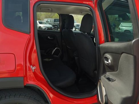 Used 2015 Jeep Renegade Latitude w/ Trailer Tow Group image 21
