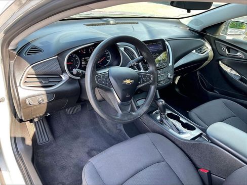 Used 2019 Chevrolet Malibu LS FWD image 8