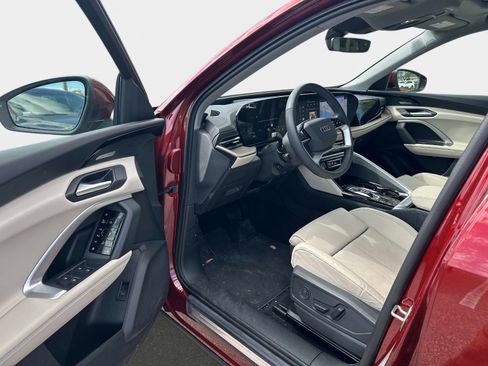 Used 2025 Audi Q5 Premium Plus w/ Premium Plus image 10