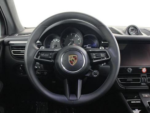 Certified 2026 Porsche Macan AWD/4WD image 12