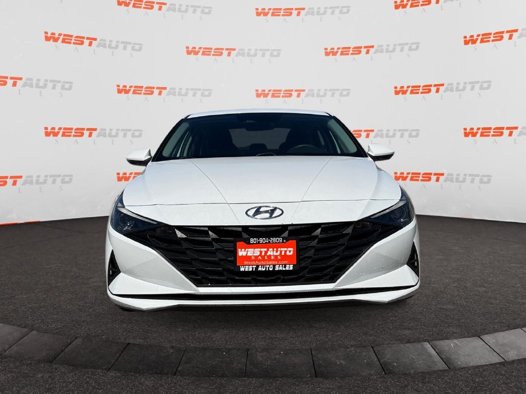 Used 2022 Hyundai Elantra SEL w/ Preferred Accessory Package FWD image 8