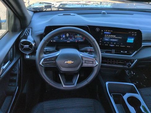 Used 2025 Chevrolet Equinox LT w/ Safety and Technology Package FWD image 15
