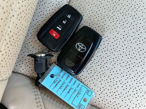 Used 2020 Toyota Avalon Limited w/ Advanced Safety Package FWD image 35
