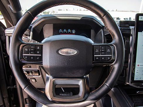 Used 2024 Ford Expedition Platinum image 8