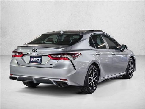 Used 2023 Toyota Camry SE FWD image 5