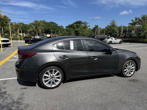 Used 2017 MAZDA MAZDA3 Grand Touring w/ Premium Equipment Package FWD image 4