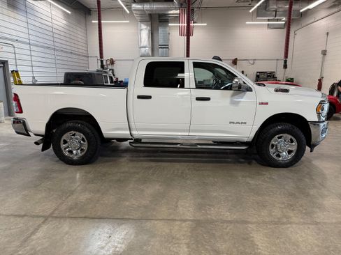 Used 2020 RAM 2500 Tradesman w/ Chrome Appearance Group AWD/4WD image 6