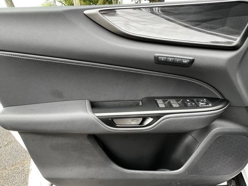 Used 2025 Lexus NX 250 FWD w/ Towing Package (2000 Lbs) image 13