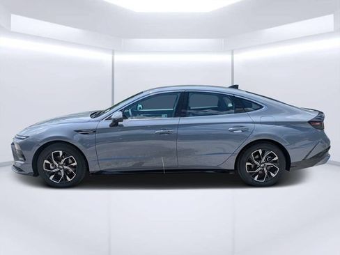 Used 2025 Hyundai Sonata SEL FWD image 6