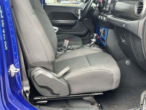 Used 2018 Jeep Wrangler Unlimited Sport S image 23