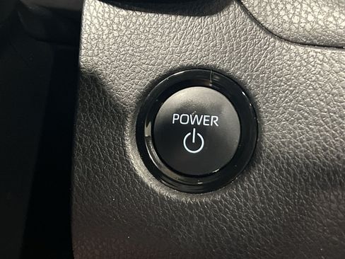 Used 2025 Toyota Camry SE FWD image 34