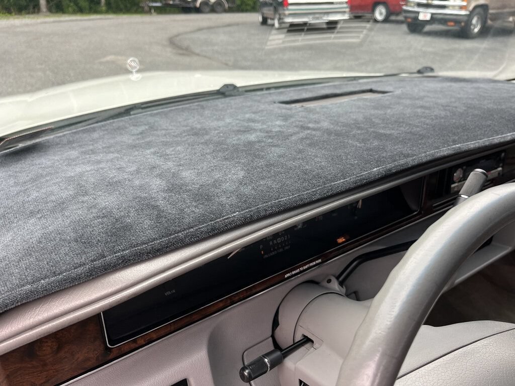 Used 1992 Buick Roadmaster Sedan RWD image 32