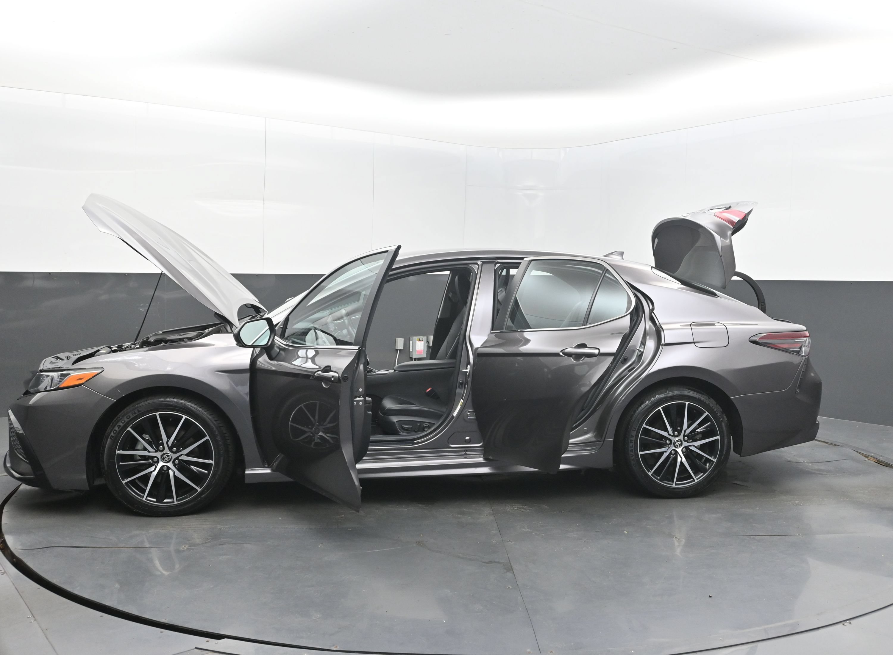Used 2023 Toyota Camry SE FWD image 48