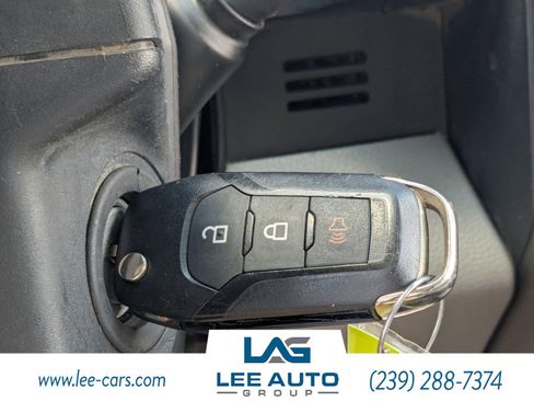 Used 2015 Ford F150 XLT w/ Trailer Tow Package image 28