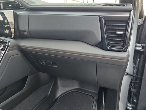 Used 2025 GMC Sierra 1500 AT4 image 28