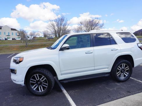 Used 2019 Toyota 4Runner Limited AWD/4WD image 5
