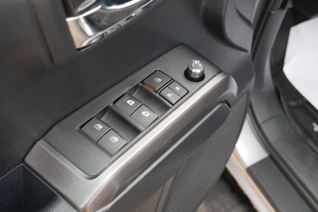 Used 2018 Toyota Tacoma TRD Off-Road w/ Technology Package AWD/4WD image 14