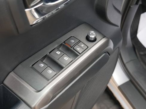 Used 2018 Toyota Tacoma TRD Off-Road w/ Technology Package AWD/4WD image 14
