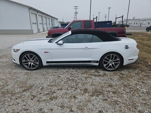 Used 2015 Ford Mustang GT Premium image 9