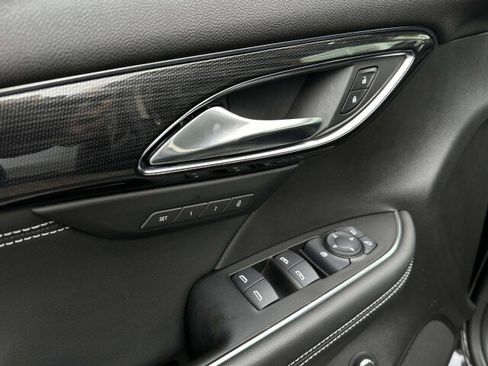 Used 2023 Buick Envision Essence image 16