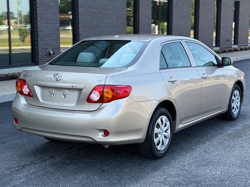 Used 2010 Toyota Corolla LE FWD image 2