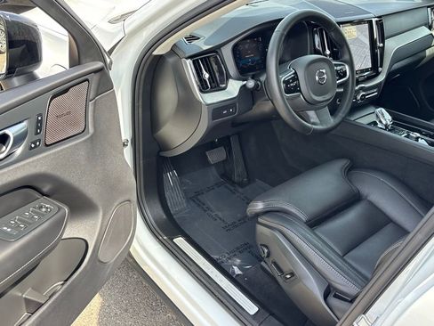 Used 2025 Volvo XC60 T8 Ultra w/ Protection Package Premier AWD/4WD image 16