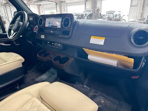 Used 2022 Mercedes-Benz Sprinter 3500 image 30