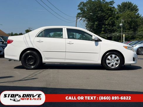 Used 2010 Toyota Corolla LE w/ All Weather Guard Pkg FWD image 4
