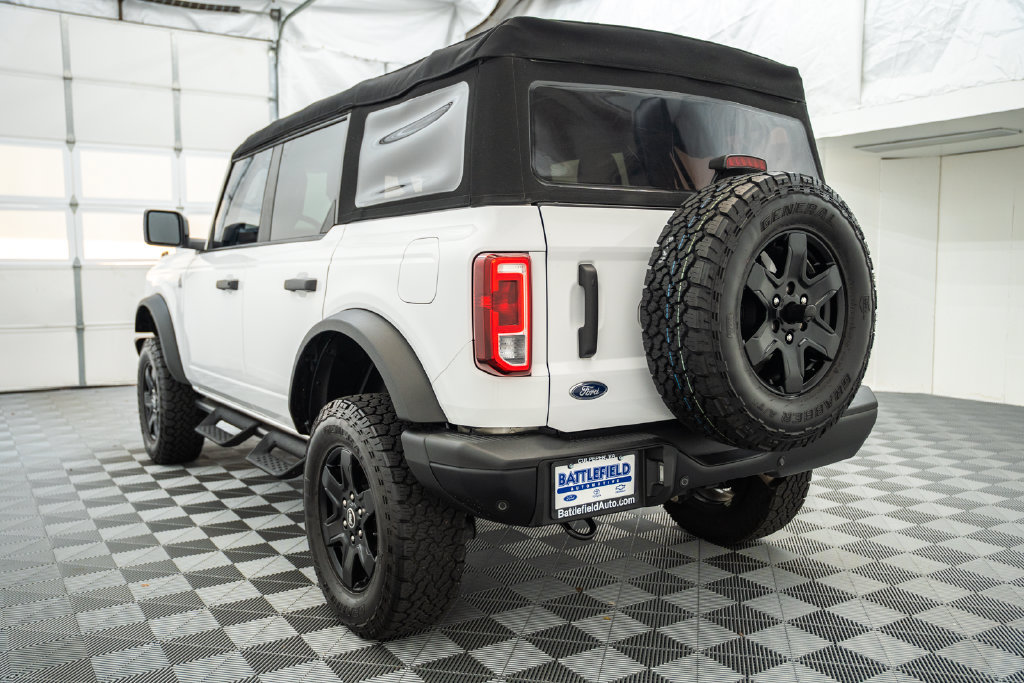 Used 2023 Ford Bronco Black Diamond AWD/4WD image 7