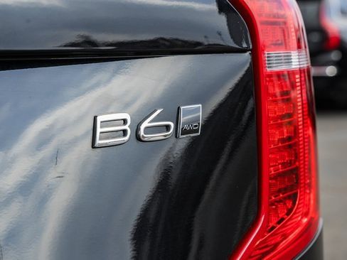 Used 2024 Volvo XC90 B6 Plus image 9