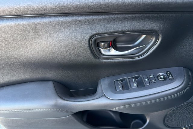 Certified 2024 Honda HR-V LX image 12