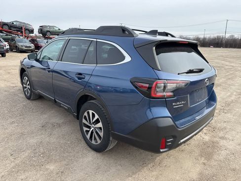 Used 2022 Subaru Outback Premium image 2