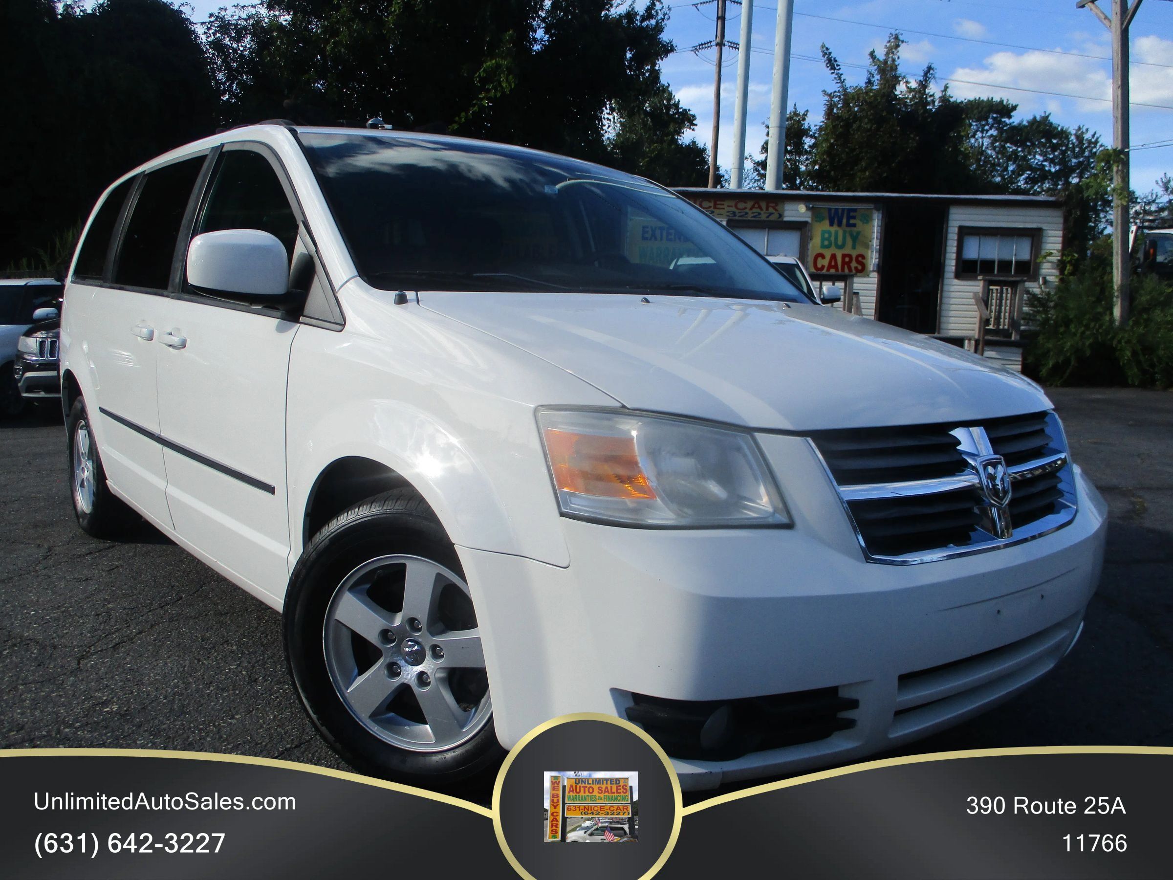 Used 2010 Dodge Grand Caravan SXT FWD image 1