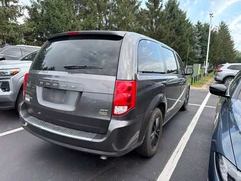 Used 2019 Dodge Grand Caravan GT FWD image 3
