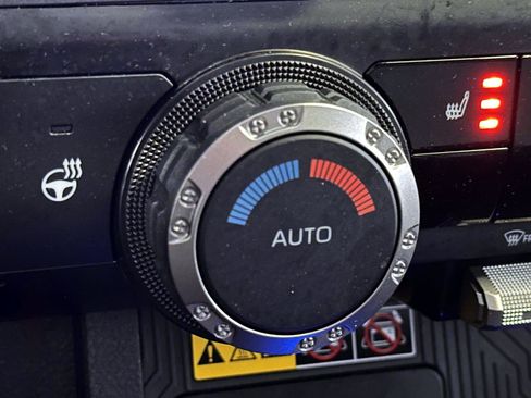 Certified 2025 Toyota Tacoma TRD Sport w/ TRD Sport Upgrade Package AWD/4WD image 25