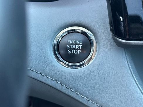 Certified 2023 Toyota Highlander XLE image 35