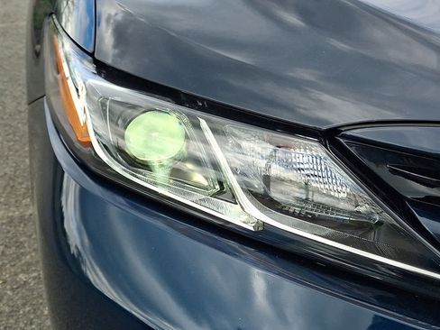 Certified 2019 Toyota Camry LE FWD image 10