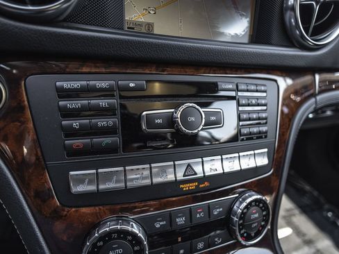 Used 2014 Mercedes-Benz SL 550 w/ Sport Wheel Package image 13