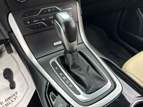 Used 2017 Ford Edge SEL w/ Equipment Group 201A FWD image 20