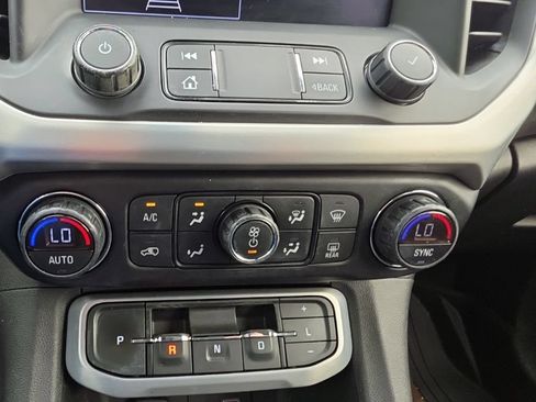 Used 2021 GMC Acadia SLE w/ Driver Convenience Package AWD/4WD image 17