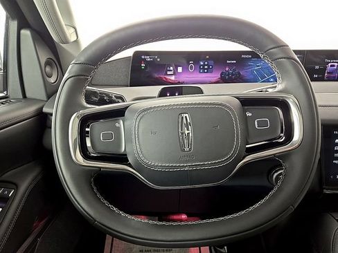 New 2025 Lincoln Navigator L Reserve AWD/4WD image 19