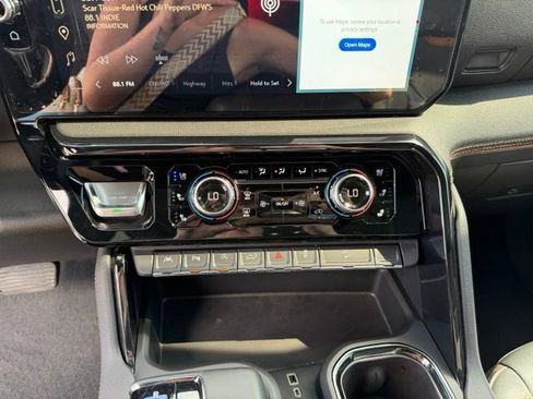 Used 2025 GMC Sierra 1500 AT4 w/ AT4 Premium Package AWD/4WD image 17