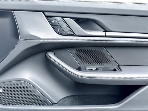 Certified 2023 Porsche Taycan Turbo image 19