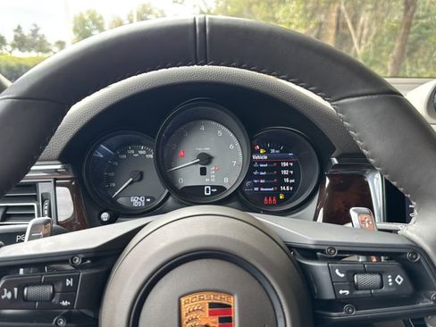 Certified 2025 Porsche Macan S image 10