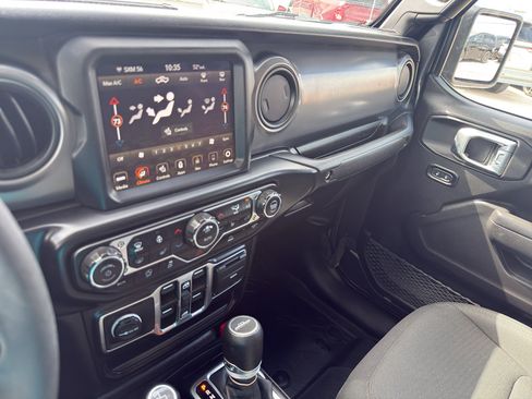 Used 2023 Jeep Gladiator Sport AWD/4WD image 18