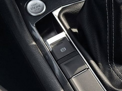 Used 2022 Volkswagen Tiguan S image 25