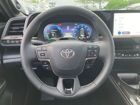 New 2025 Toyota Crown Signia image 22