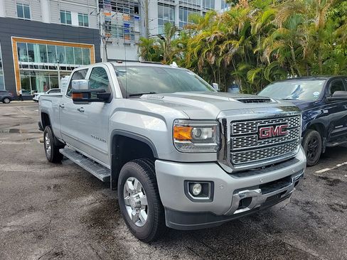 Used 2018 GMC Sierra 2500 Denali w/ Duramax Plus Package image 5