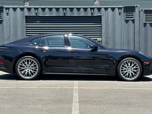 Used 2026 Porsche Panamera image 9