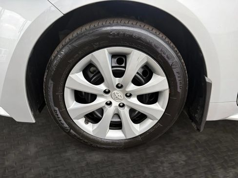 Used 2024 Toyota Corolla LE FWD image 32